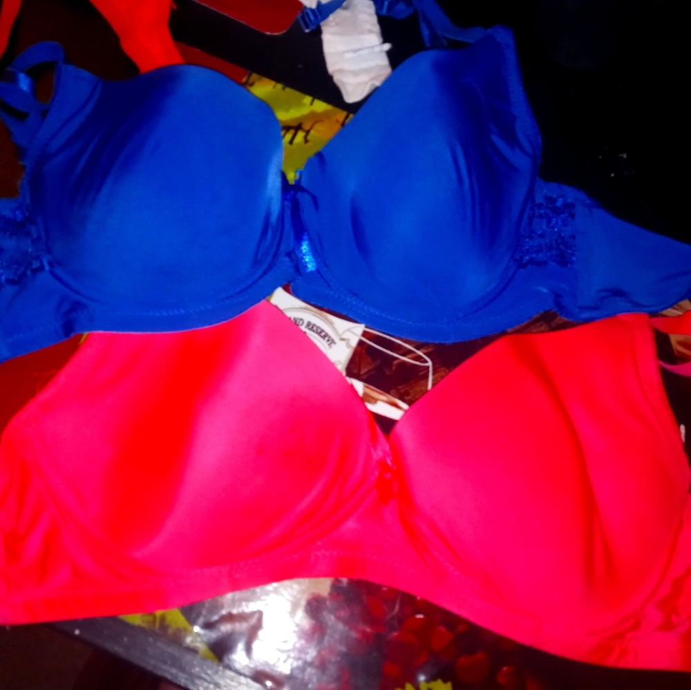 2 bras